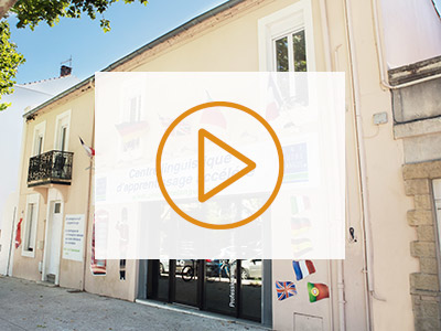 Façade du centre une autre langue à Nîmes